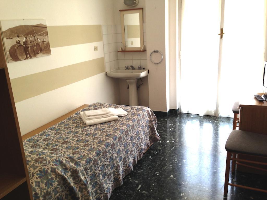 Albergo La Neigra 东塞斯特里 客房 照片