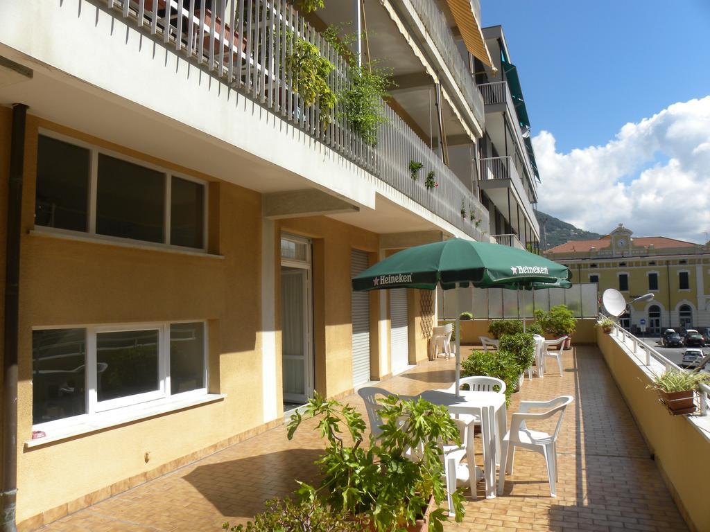 Albergo La Neigra 东塞斯特里 外观 照片